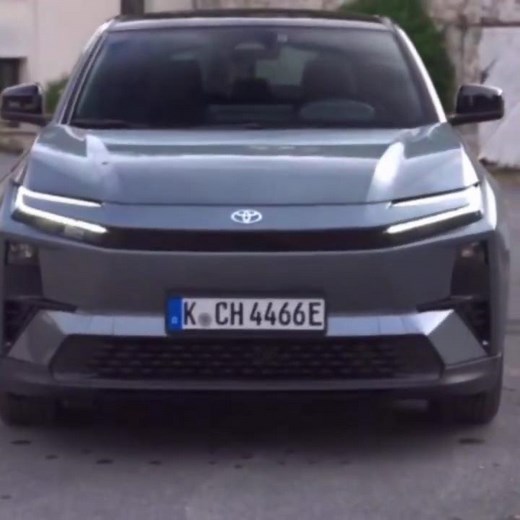 All-New Toyota C‑HR 2026 – Hybrid Power Clash!