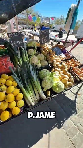 ¿ASÍ ES HACER MERCADO AQUÍ? 😱 No vas a creer cómo se compra en un mercadillo de España.