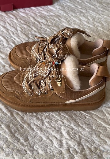 The winter sneakers you NEED!! Super soft, fuzzy, cozy & warm, they’re true to size and come with an extra pair of laces☺️#sneakers #wintershoes #TiktokShopBlackFriday #fallshoes #shoes @EVELLYHOOTD US