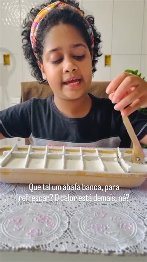 Magnolia Maria on Instagram: "Que calor é esse? A vovó, fez um abafa banca de coco, delicioso. Ela fez com coco fresco ralado, açúcar, e um pouco de água. Bateu tudo junto. E colocou nessa forma de alumínio bem antiga. Ah, a vovó não coa, viu? Pode ser feita com outras frutas, tbm. Refrescante e delicioso. Memórias afetivas da vovó. Amooooo. Beijinhos. #memoriasafetivas #receitadasvovos #delicias #abafabanca #alimentacaosaudavel Vc, conhece a abafa banca? Já ouviu falar?"