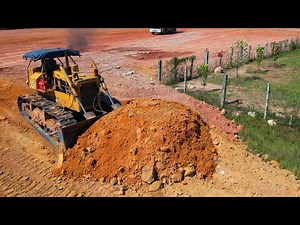 Amazing Power Oldest D6D Caterpillar Dozer 1978 Working Leveling Ground - Cat Bulldozer Cutting Dirt
