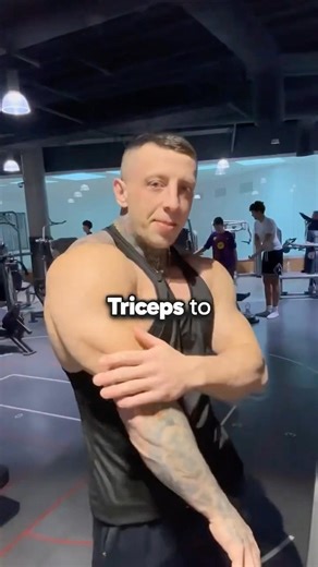 TRICEPS – JAK BUDOWAĆ MOCNE RAMIONA 🔥💪 #triceps #ramiona #silownia #trening #gym #fitness #forma