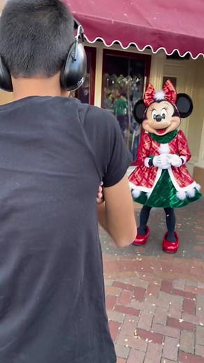 Minnie Mouse Kiss on Hand: Heartwarming Moment