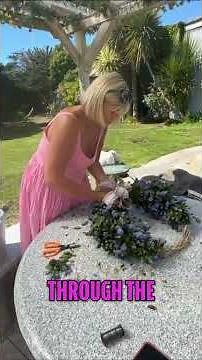 DIY Fluffy Bow Tutorial with Janette from Kay's Flower School