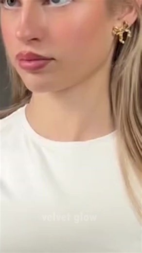 Fluffy Ponytail with One Hair Tie - Easy Summer Hairstyle