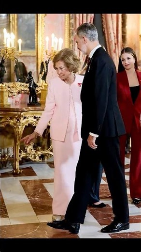 King Felipe was joking around Queen Sofia😂 #royalspain #spain #familiarealespañola #felipevi #sofia