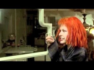 The Fifth Element - " Cheekan ! ... Good ! " ( Leeloo Eats Whole Chickens Scene )