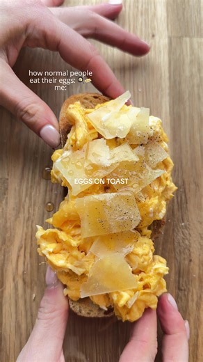 Delicious Scrambled Eggs with Parmesan and Honey