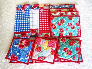 Pioneer Woman Kitchen Gift Set: Casserole Hot Pad, Potholders, Towel, Apron, Valentine's Gift - Etsy