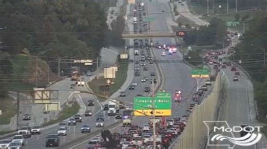 Portion of I-64 in Chesterfield reopens after person jumps from overpass and dies