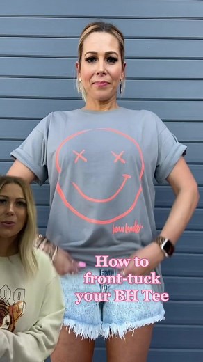 How to Front Tuck Your Tee Tutorial