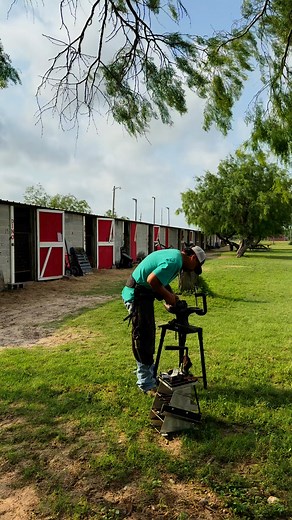 Big Barn here at the #sheriffsposse #SouthTexas #Tx #Outlaw #HorseShoeing | Outlaw Horseshoeing