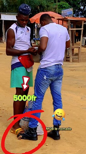 706K views · 2.5K reactions | Le pied en béton 藍 #prankvideo #Rell #foryouシpage. #foryoupageviralシ゚ #reelviral #pourtoi #toncompte #followers #foryou | Buzz de l'heure | Facebook