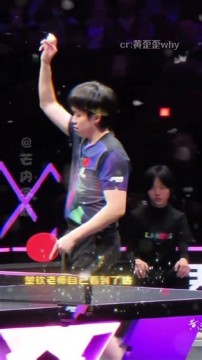 突然、足でボールをキャッチする方法を知らないことは、それほど大きな問題ではないことに気づいたyt