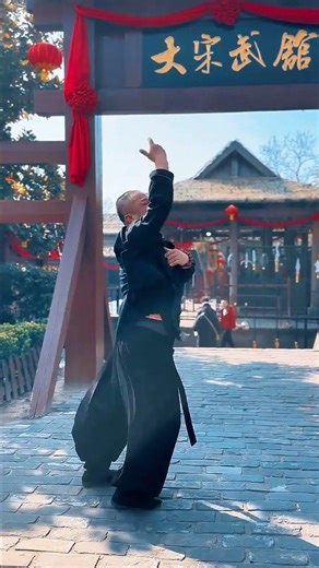 Unleash the Power of Bagua: When Dragon and Tiger Clash! BaguaquanZhengBaji