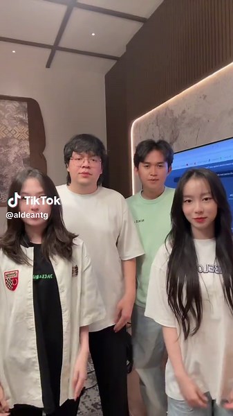 Tren Tarian TikTok 2021 bersama Boo dan Belhoonie