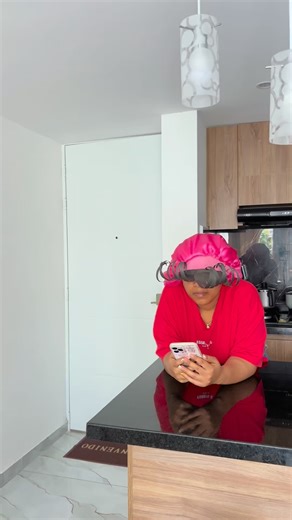 Martinez on Instagram: "Las pestañas más largas del mundo"