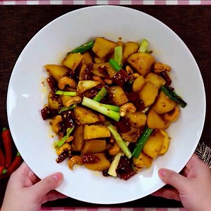 3.6K views · 75 reactions | 現在正是用新鮮竹筍做料理是最佳「食」機 竹筍拿來做成宮保風味，沒想到也那麼對味！...