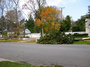 Edison Offers No Timeline to Restore Power