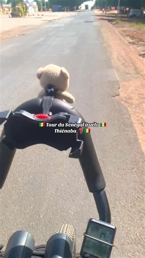 🇸🇳 Tour du Sénégal à vélo 🇸🇳 Ici c’est Thiénaba 📍🇸🇳😃 Thiénaba est une localité de l’ouest du Sénégal, proche de Thiès. C’est un haut lieu de la confrérie tidiane. Thiénaba est le chef-lieu de la communauté rurale de Thiénaba et celui de l’arrondissement de Thiénaba, l’une des trois sous préfectures du département de Thiès, dans la région de Thiès.🙏🏽😁❤️ Ce voyage sera axé sur deux thèmes principaux: la Protection de l’environnement et la Participation à la vie communautaire En dehors d