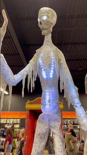 Spooky alien like animatronic ‪@spirithalloween‬. #spirithalloween #halloween