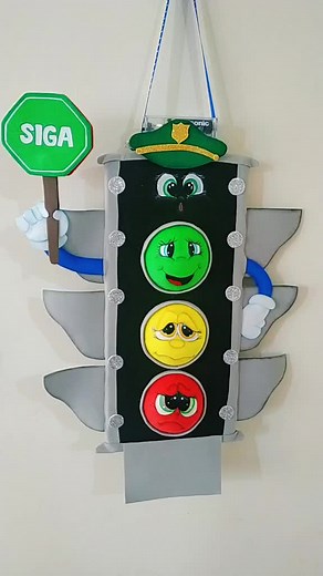 Semaforo Creativo en Foami con Luces LED - Manualidades para Niños