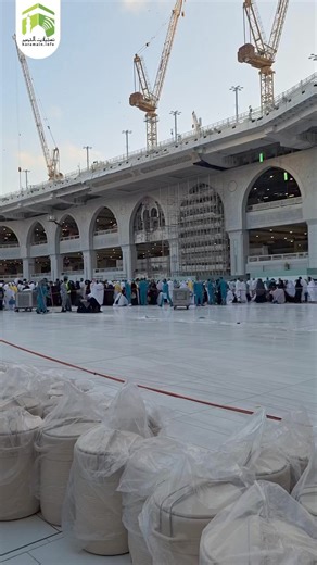 29K views · 1.2K reactions | The dedication of Haram workers who ensure a smooth Umrah experience for pilgrims is truly inspiring. With unwavering commitment and genuine joy, they give their all, making each task a contribution to the spiritual journey of others. Their passion and enthusiasm reflect a deep satisfaction in serving, embodying the essence of selfless dedication at the heart of the Umrah pilgrimage. | Haramain | Facebook