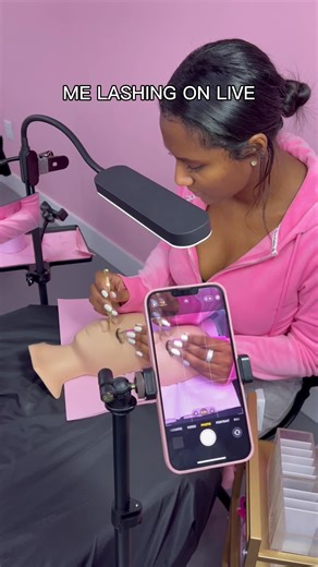 Love you sm 🥹💖 #lashtech #beginnerlashtech #lashtips #lashturorial #lashcontent #atllashtech