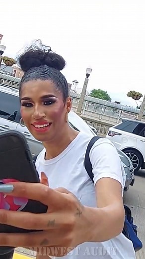 Recording a Drag Brunch from the public sidewalk. Drag queen calls the police on me. I had no signs, just a camera. | Midwest Audit