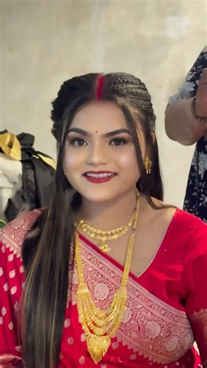 Saigeeta Swain🧿 on Instagram: "One of my favourite bride of this season 🧿😍 Beautiful MANASWINI in ROYAL AIRBRUSH Appointment ☎️ 9658464053 NOTE - we completely customise bride look , according to the bride wish ❤️ To Reach our wattapp message box , click the link on BIO #makeupbyshagy #transition #transitionreels #makeoverbyshagy #likeforlike indianbride bhubaneswar cuttack odisha odiyabride bhubaneswarbridesquad puri"