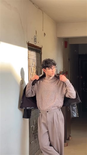 Priyanshu | Men’s Fashion on Instagram: "Keeping it clean and classic. Sometimes the best outfits are the simplest ones, built on great layering. Save this for when you need quick style inspiration. ​#mensfashion #menswear #fashionreels #winterwear #fypシ #explorepage"