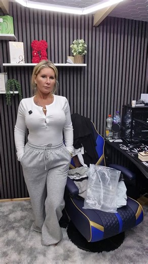 Women’s Long Sleeve Top & Wide-Leg Joggers Set ✨👚 Stay comfy while looking effortlessly stylish with this women’s long sleeve top and wide-leg joggers set. Perfect for relaxed days while still keeping a fashionable look. ✨ Why You’ll Love It: ✔ Stylish 2-piece matching set ✔ Comfortable long sleeve top ✔ Trendy wide-leg jogger style ✔ Soft, breathable fabric for all-day comfort ✔ Easy outfit for casual days 👗 Perfect For: • Casual everyday wear • Lounging at home • Running errands • Travel or 