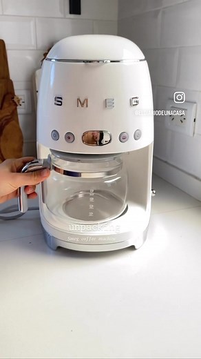 Stylish Smeg Cafetera for Your Home