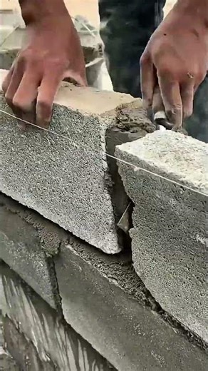 Example of installing lightweight concrete blocks on the entire surface of a concrete wall joint