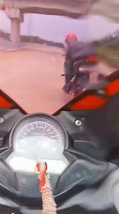 Drag Race Battle: CBR150R Old vs CBR150R New 🤔 #motormania #honda #cbr150r #dragracing Video: Anreyana | Motor Mania