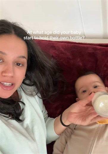 At what age did your baby hold their own bottle? I swear I see some babies holding their bottles at like 4 months… like I freaking wish!! #momlife #momtips #breastfeeding #pumpingmom