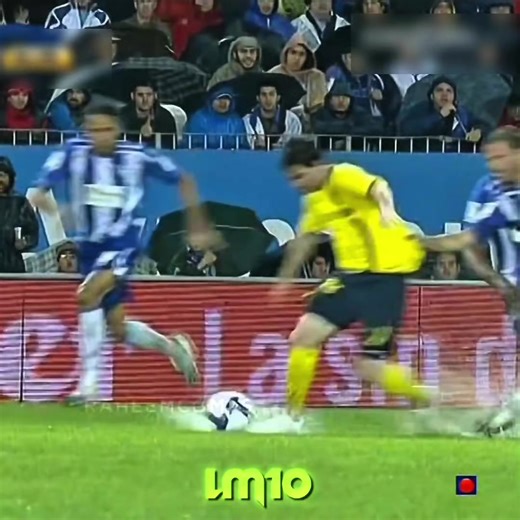 Messi's Unbelievable Football Skills Display