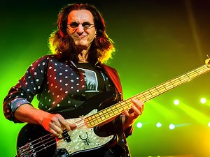 Geddy Lee names Gordon Lightfoot as the "greatest Canadian"