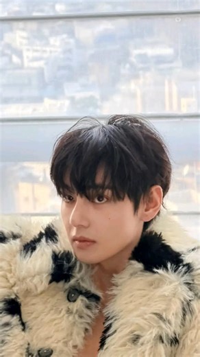 handsome 😭😭💜🐻kpop #bts #comeback #foryou #fyp #viral #shortvideo #shorts #jungkook #btsv #taehyung