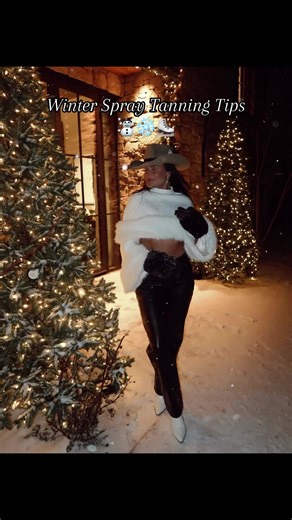Remember these pro tips when spray tanning this winter: 🥶 Moisturize - you cannot moisturize enough. Morning and night and if you think about it sitting at a red light and can only get to your hands, do it! Be SURE you are using a spray tan safe paraben and sulfate free lotion ❄️ Avoid Hot Water- As tempted as you may be do not take steaming hot showers or get in hot tubs. It will dry your skin out. Showers don’t have to be cold but dial it back if you usually taking piping hot showers and keep