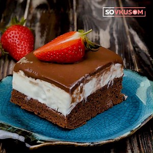 Новинка! Легендарный десерт «Птичье молоко» в улучшенном варианте. 🍮 Полный рецепт 👉🏻 https://sovkusom.ru/recept/tort-ptichye-moloko-na-slivkah/ | Со Вкусом