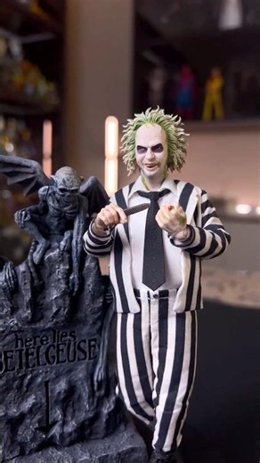 Mezco One:12 Beetlejuice (2025) 👻 Ultimate Unboxing!