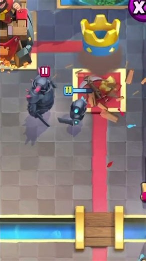 MINI PEKKA VS PEKKA !! #clashroyale #clash #pekka #trend