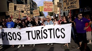 Barcelona: Demonstrationen gegen betrunkene Party-Touristen