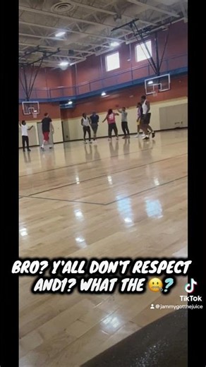 HOW DO YALL FEEL ABOUT AND1 AT OPEN GYM ?! #fyp #fitness