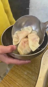 The place of this renovation is another school, and also a second library, and I hope to strive to do it forever. Thank you very much for the books donated by the children in Yunnan. Thank you very much for my friends helping to renovation the library and donating books. I hope these videos can get more transmission, to pay attention to the education of left-behind children and rural schools. My personal strength is limited, and I will slowly add some learning equipment to the library. I have to