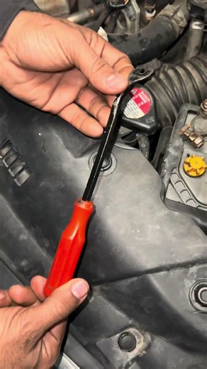 Use special tools for working #alsharifautocare #tricks #tools #fyp #pakwheels