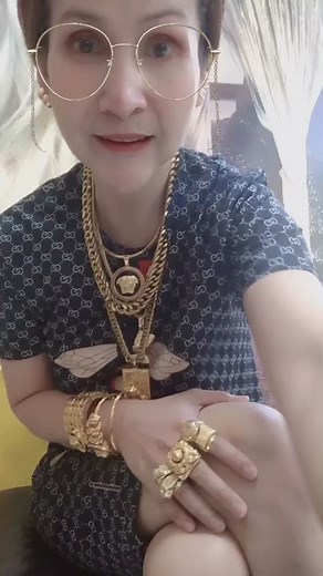 Showcasing Stunning Gold Jewelry Collection