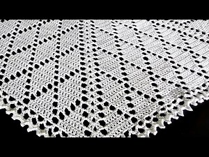 Crochet Easy Pattern #tablecloth #tablemat #doily #tablerunner #crochetworldcreations