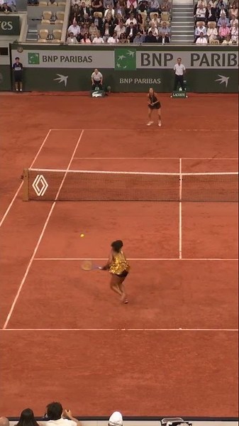 Naomi Osaka with the better start 💪 #shorts